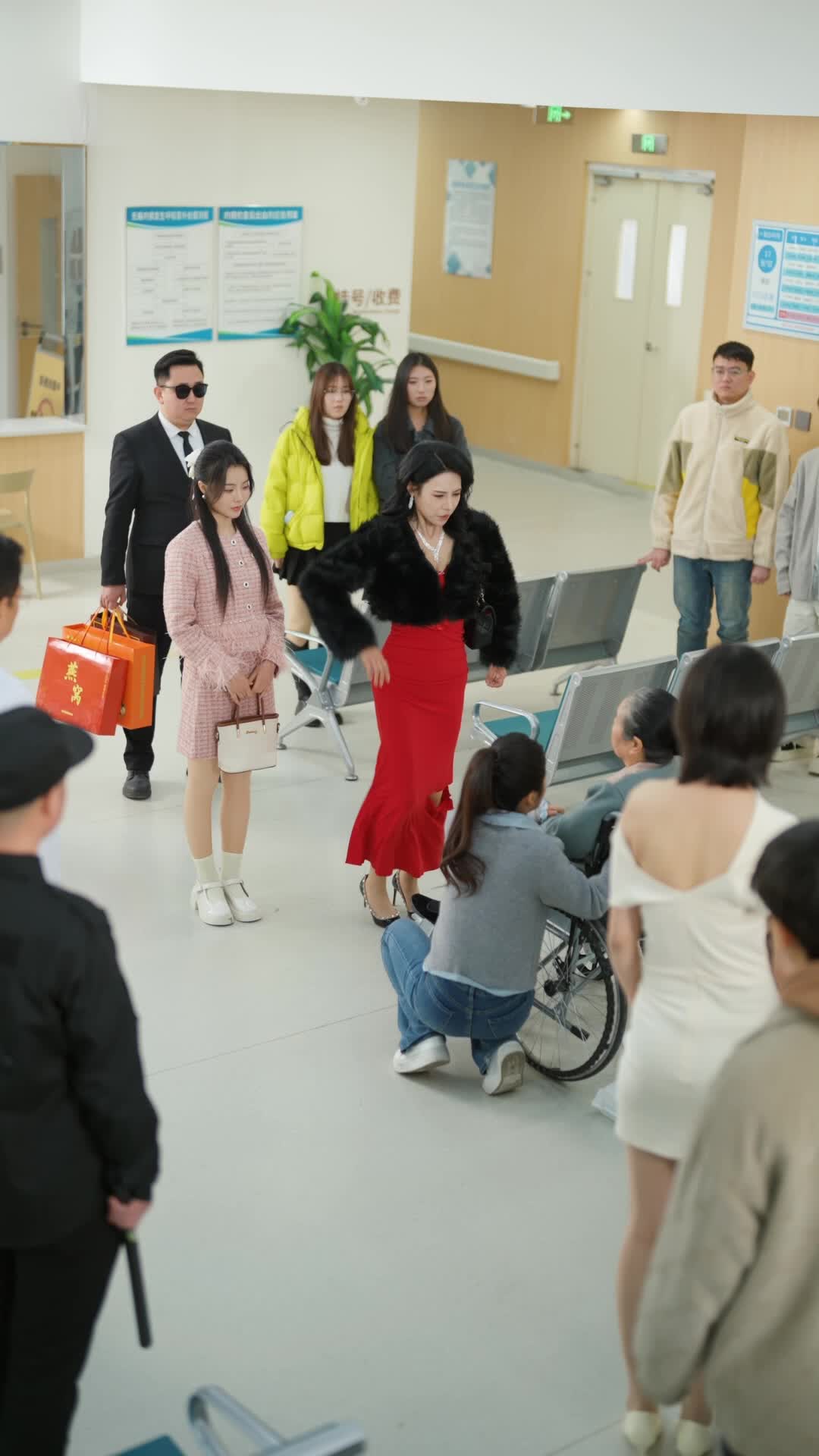 Episódio 4 - Clarice enfrenta Helena e sua vovó