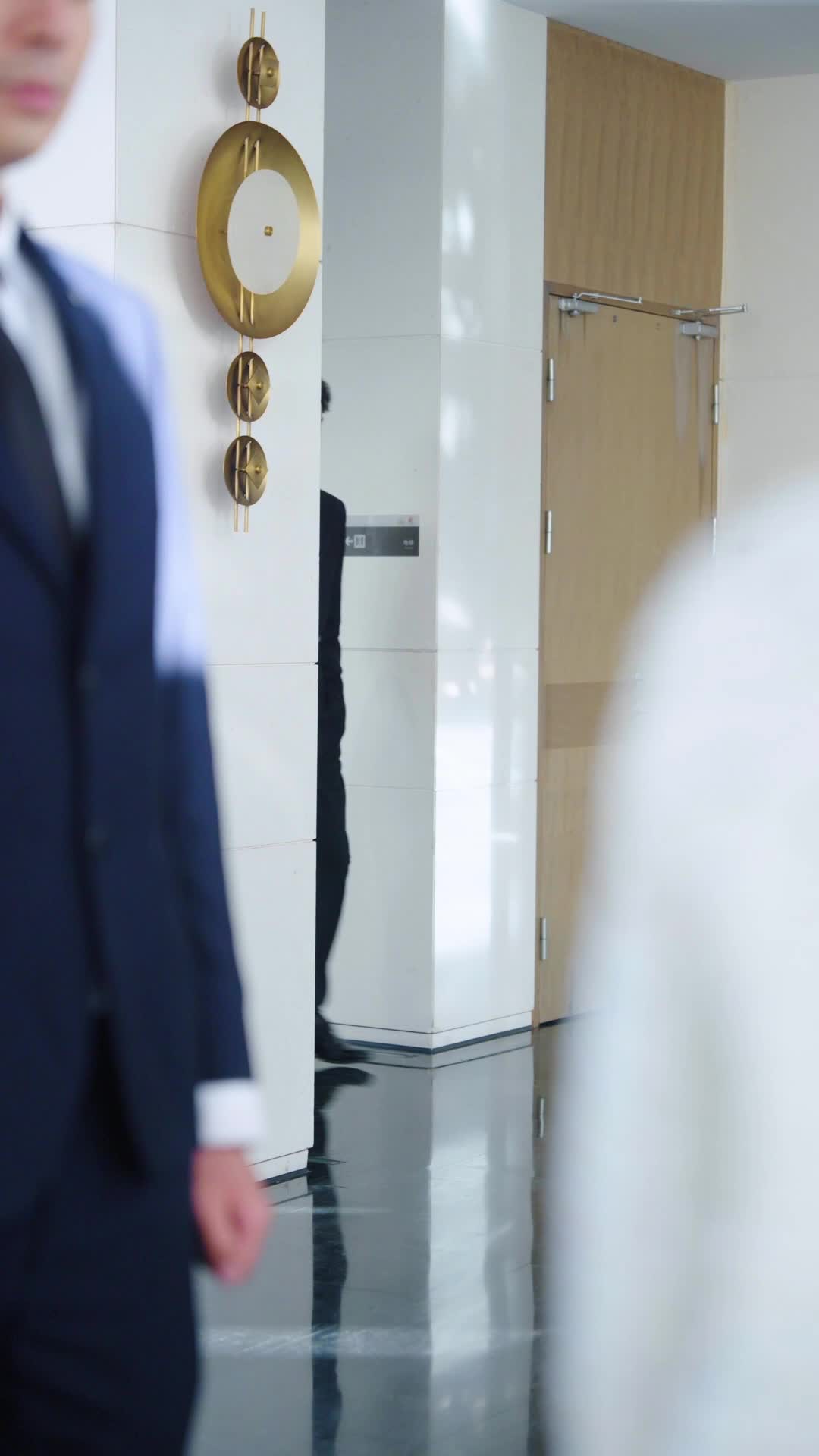 Episódio 4 - Herdeiras enfrentam problema com cartão falso