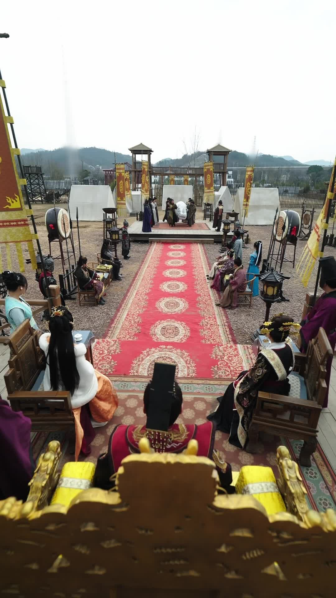 第10集 - 遭兄斥廢物 世子揚言單手舉神牛