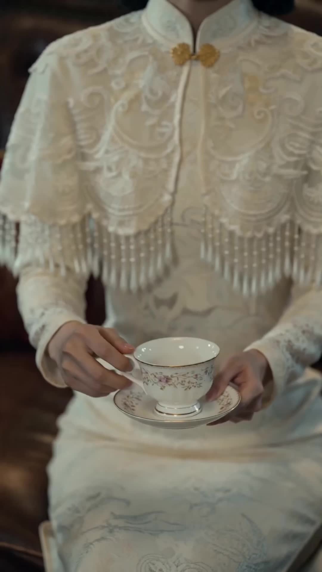 Épisode 2 - Mlle de Luneval vient pour l'Âme fœtale