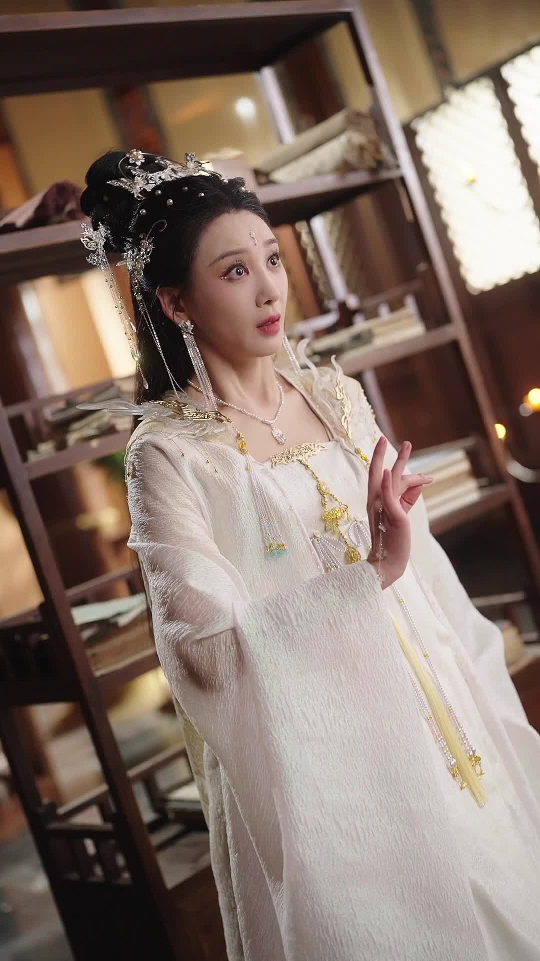 第9集 - 男大化身聖女應對師父，惦記外賣