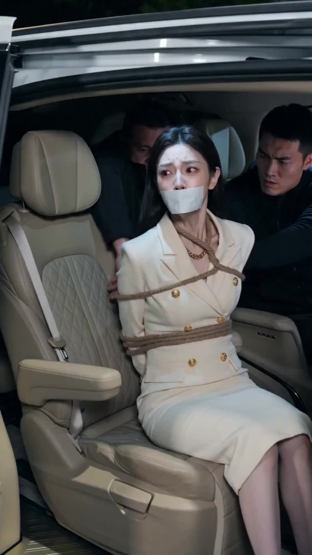 Episode 2 - Her Bodyguard Is a Top Assassin