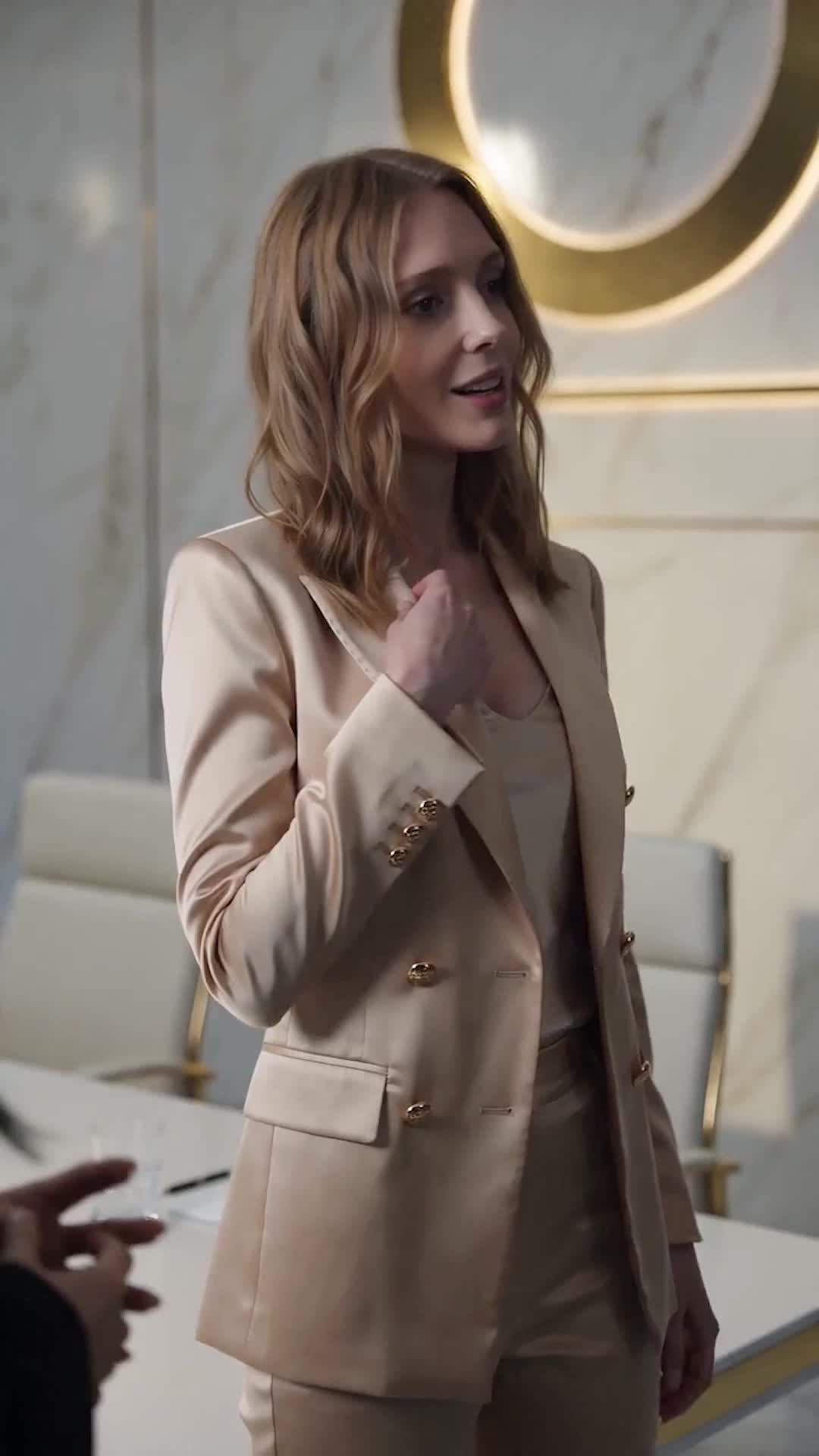 Episodio 35 - Ivanka compra mercancía por $1 y rompe con Sato