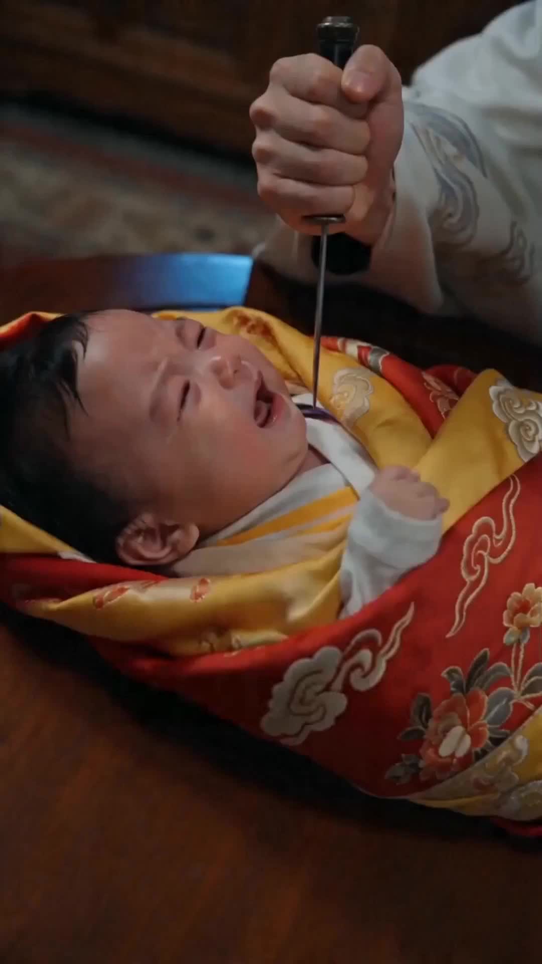 Episode 10 - Bayi Sakti Bikin Tiran Luluh