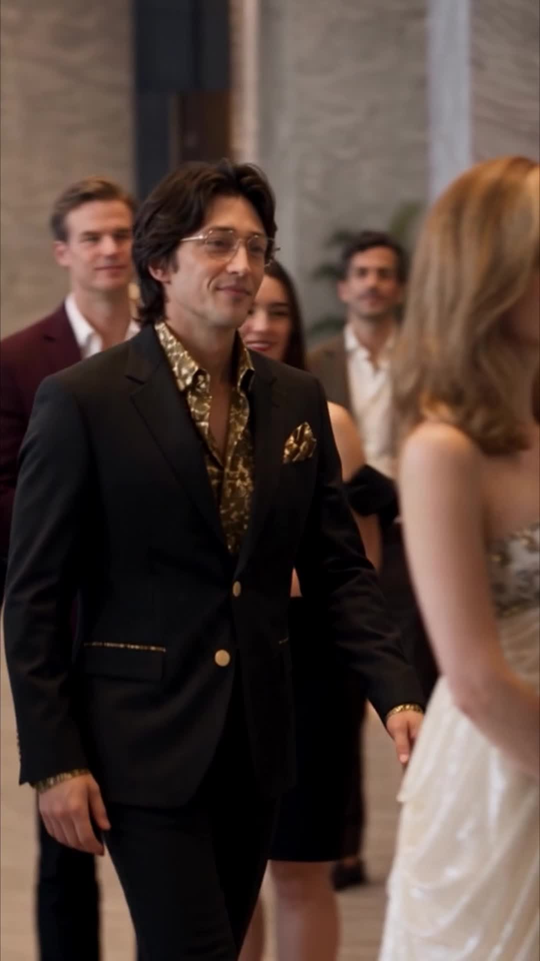 Episode 17 - Back from Hell: The Loser Husband Is a Billionaire Heir