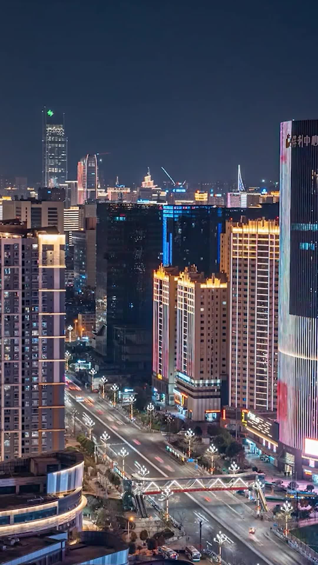 Episodio 5 - Elian es confinado por el pasado escandaloso