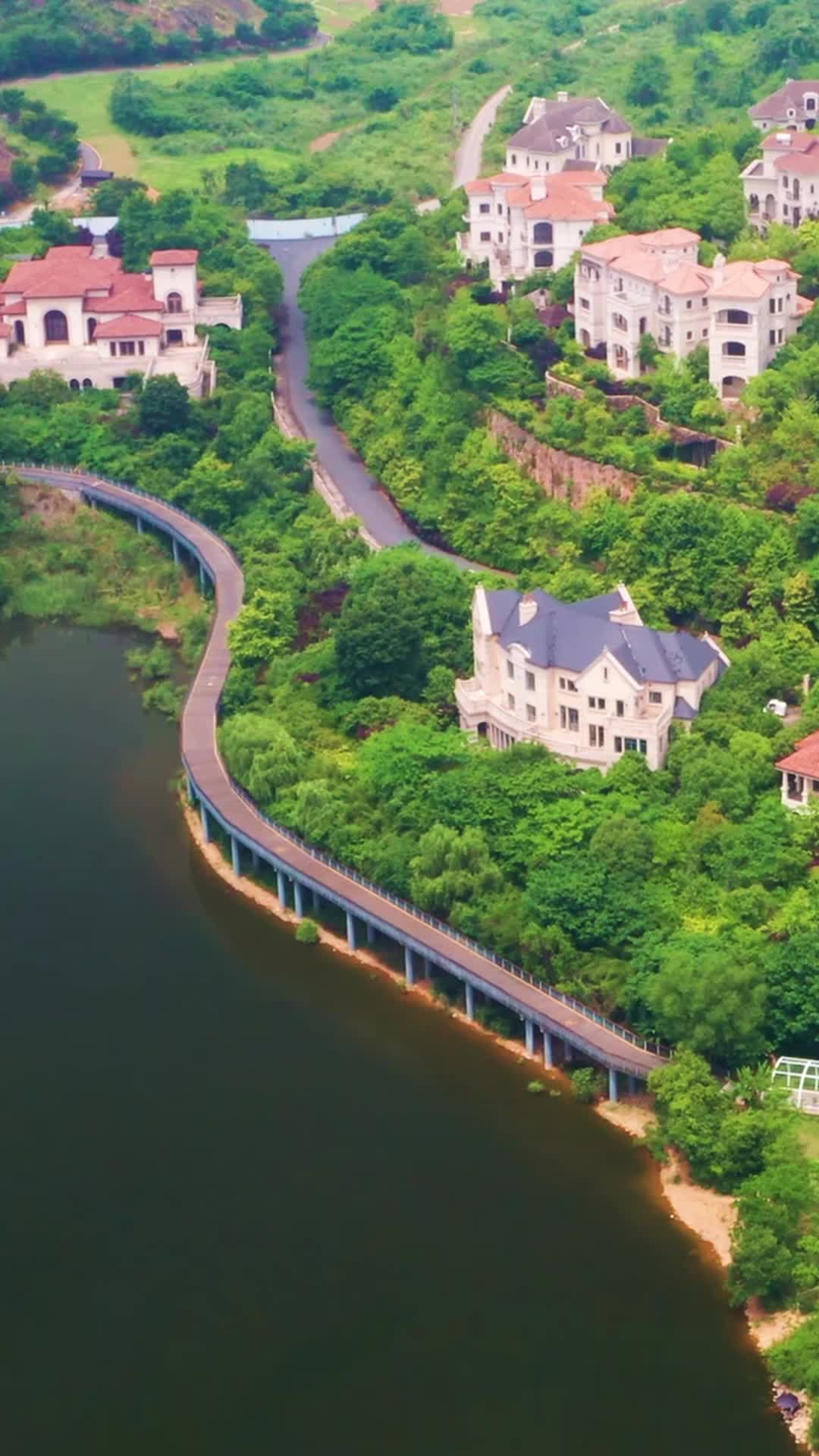 Episodio 6 - Julian pide a Seraphina en su cumple