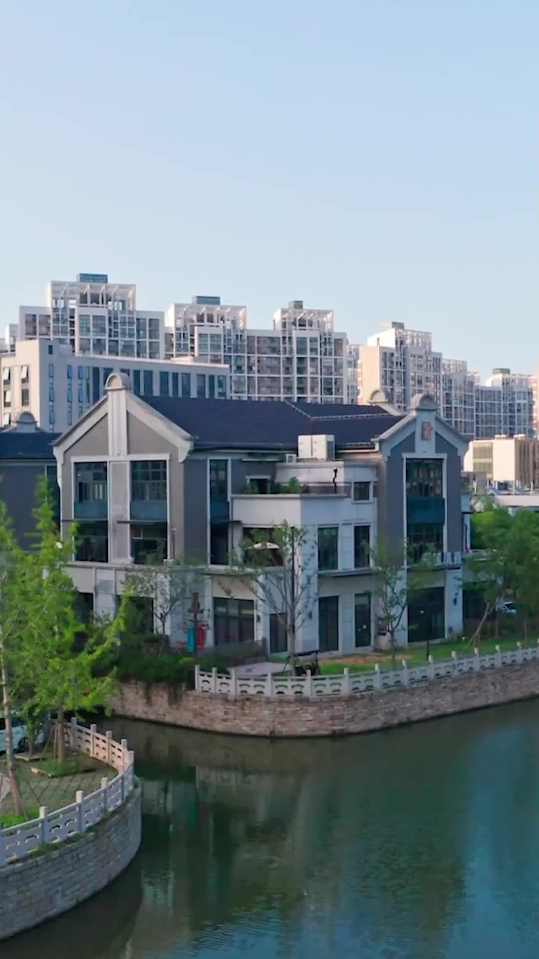 Episodio 13 - La ausencia de Elian pone en crisis la boda