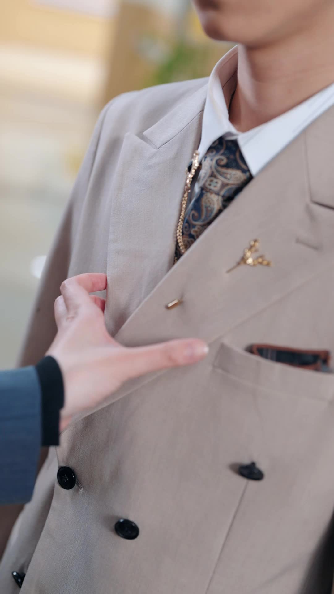 Episodio 17 - Familia reprende a Seraphina por engaños a Elian