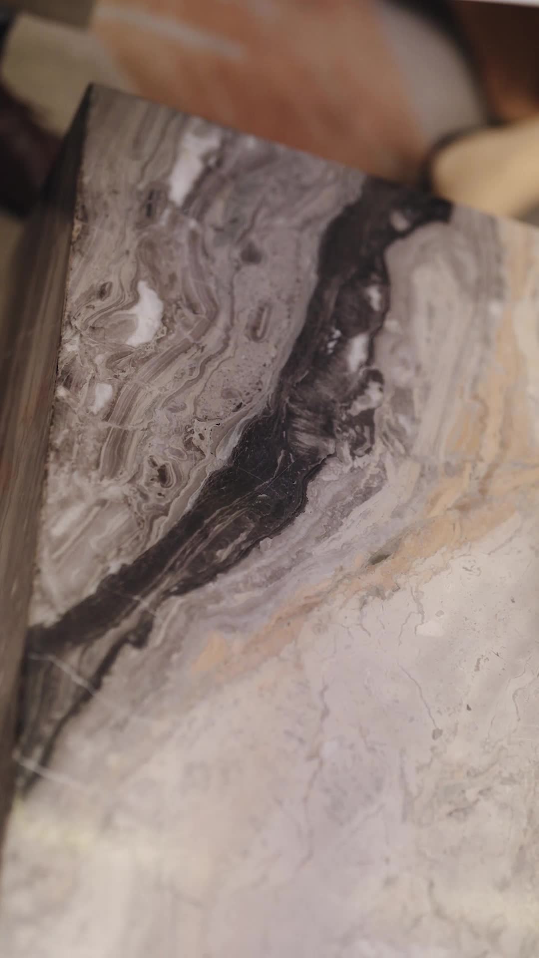 Folge 4 - Nora will Abschluss kaufen, Mama plant Auslandsstudium