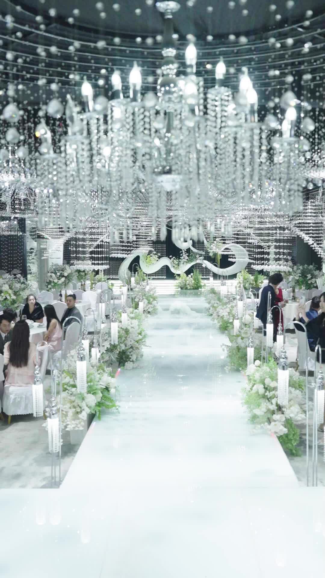 Folge 13 - Charlotte bei der Hochzeit – unerwünscht