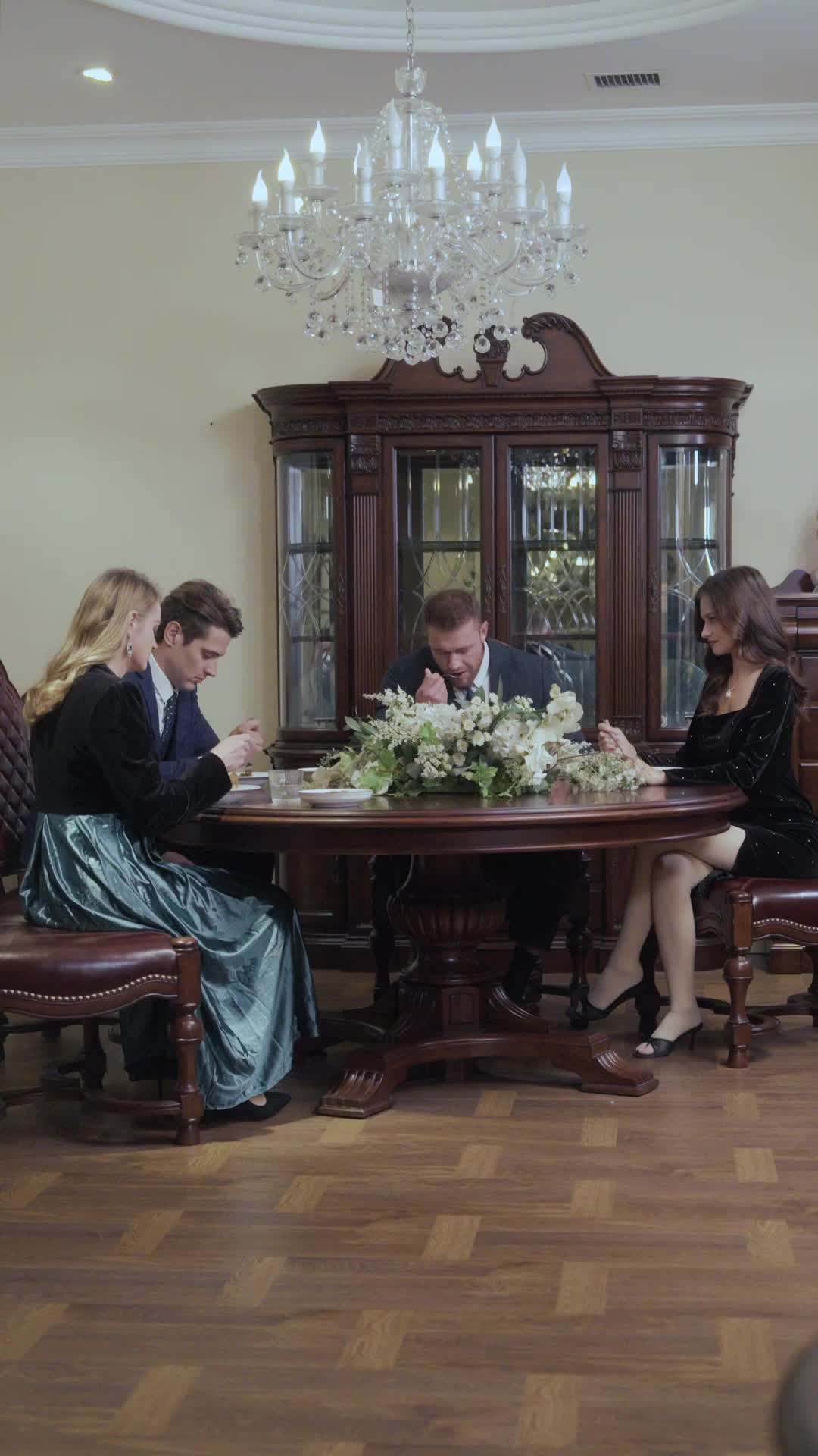 Episódio 4 - Pressão de casamento e revelação surpresa