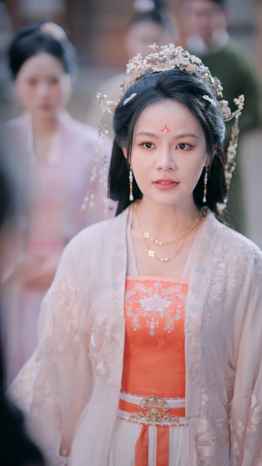 Folge 15 - Prinzessin attackiert Esme und ihr Kind brutal