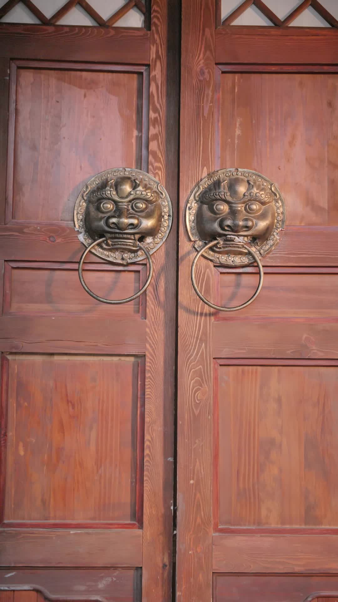 Folge 16 - Kathleen verteidigt die Angegriffenen