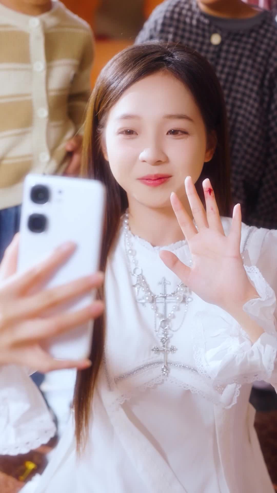 Folge 3 - Neuanfang: Engel oder Fassade?