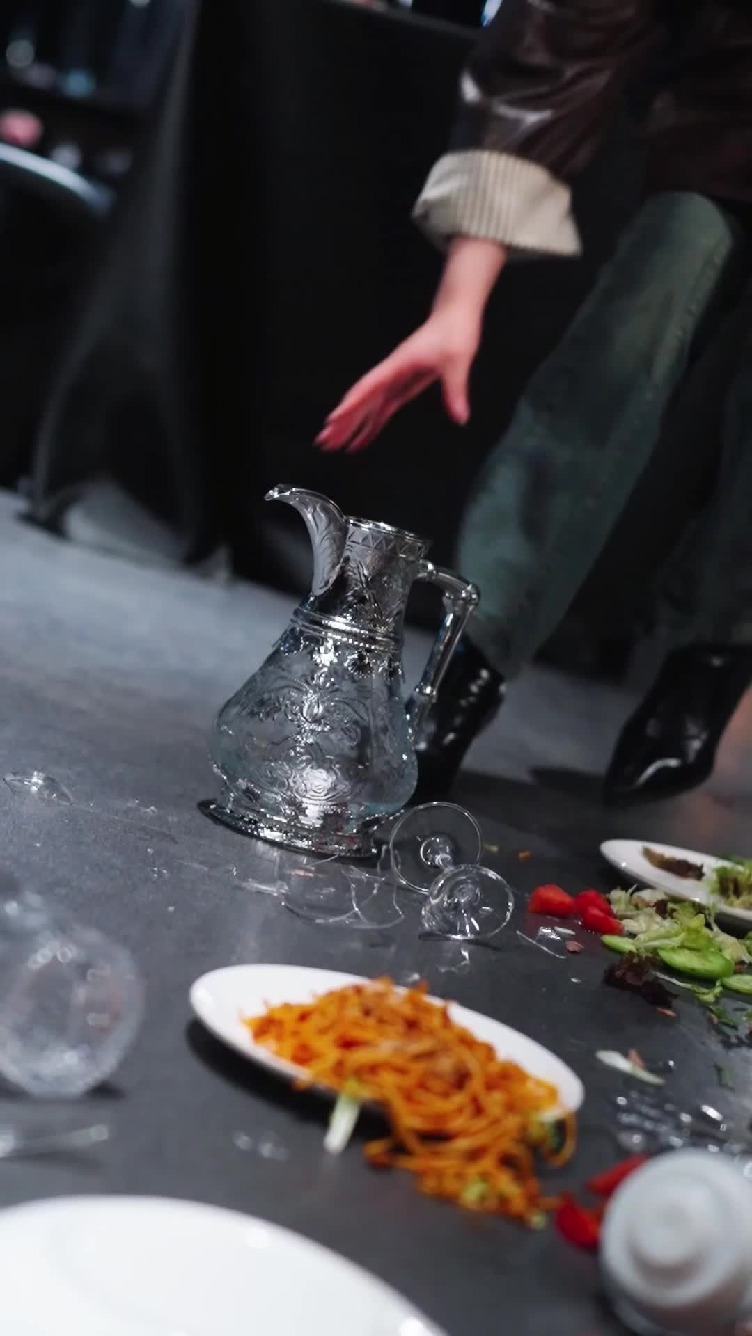 Folge 7 - Neuanfang: Engel oder Fassade?