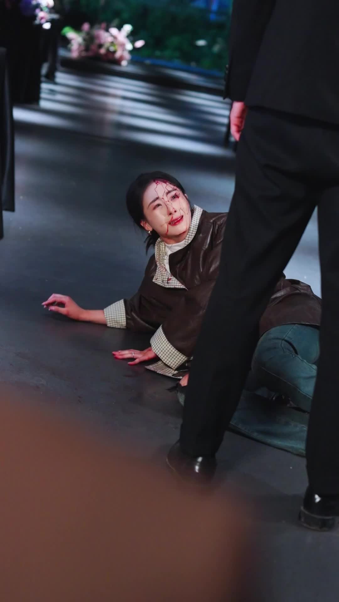 Folge 8 - Neuanfang: Engel oder Fassade?