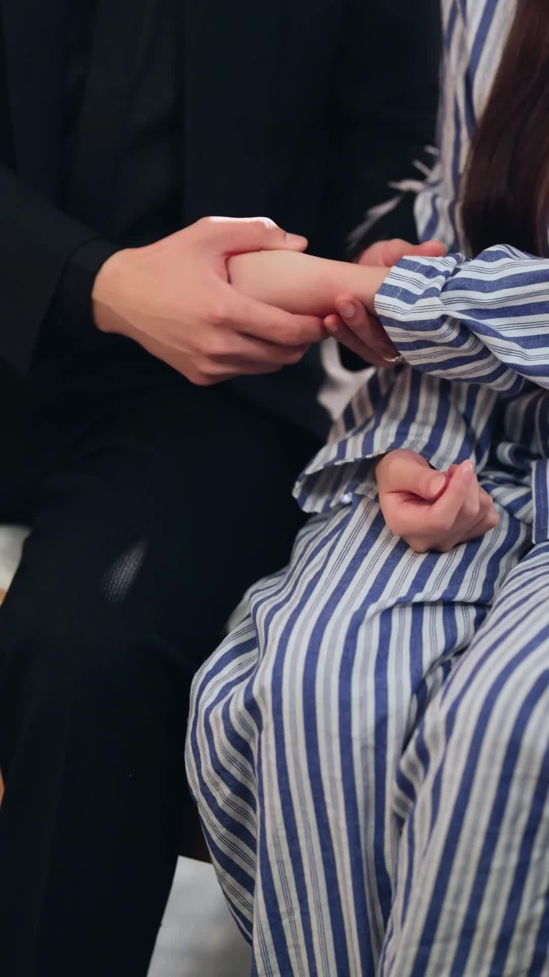 Folge 9 - Neuanfang: Engel oder Fassade?