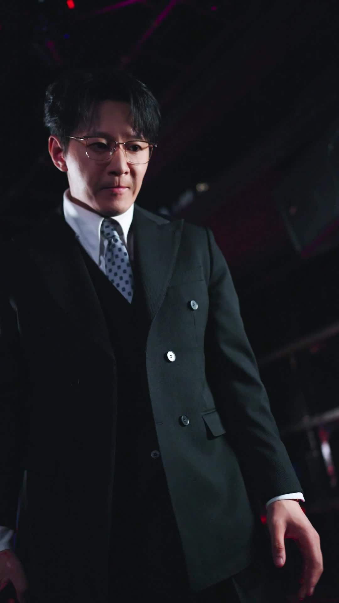 Folge 14 - Neuanfang: Engel oder Fassade?