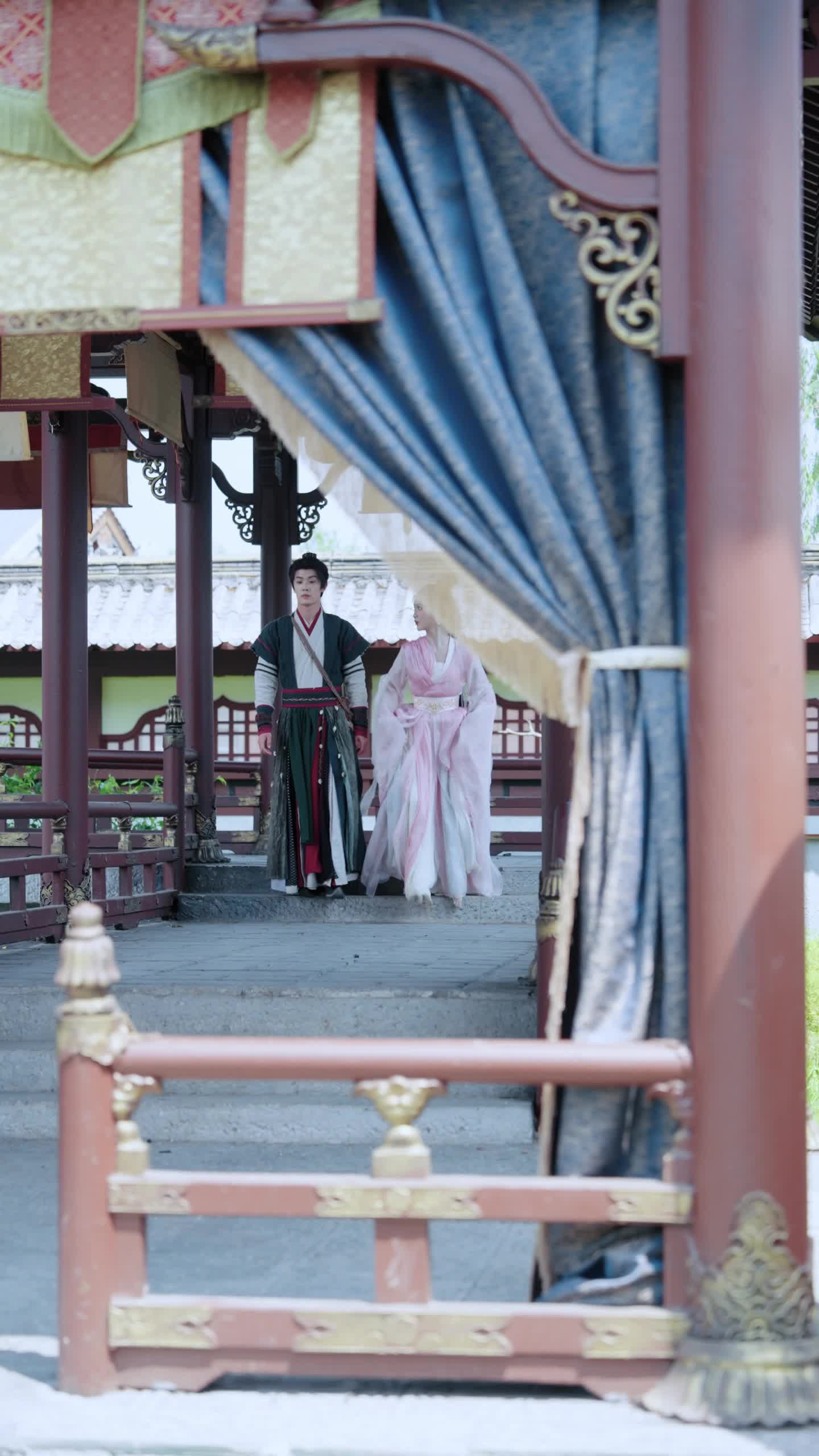 第6集 - 满门恋爱脑，唯有小师弟正的发邪