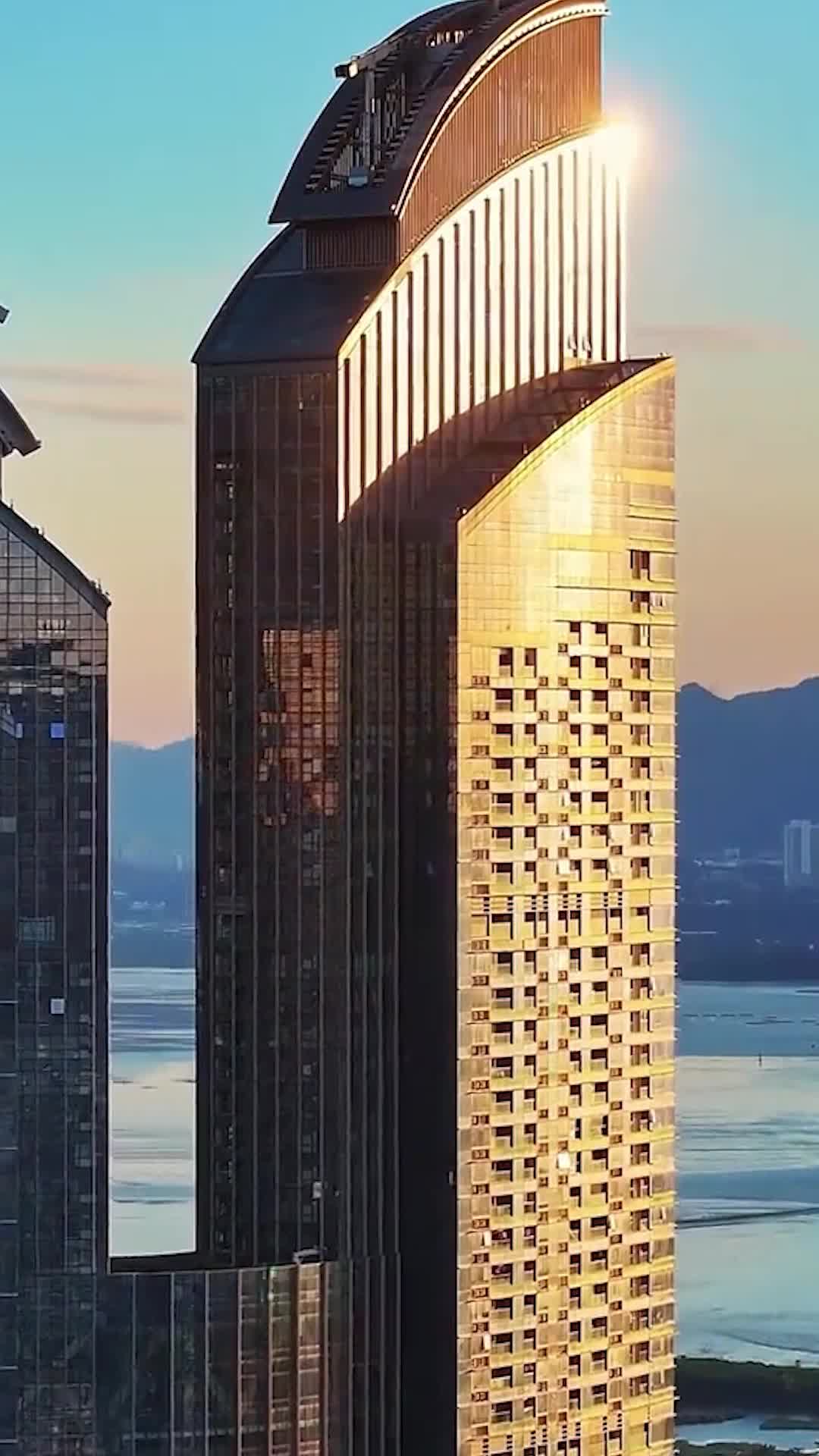 第1集 - 別惹後廚婆婆，她是首富親媽