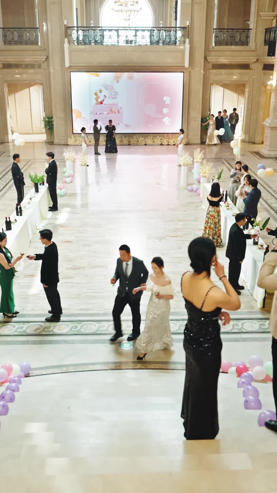 第17集 - 穿成反派後，我靠許願拆主角台
