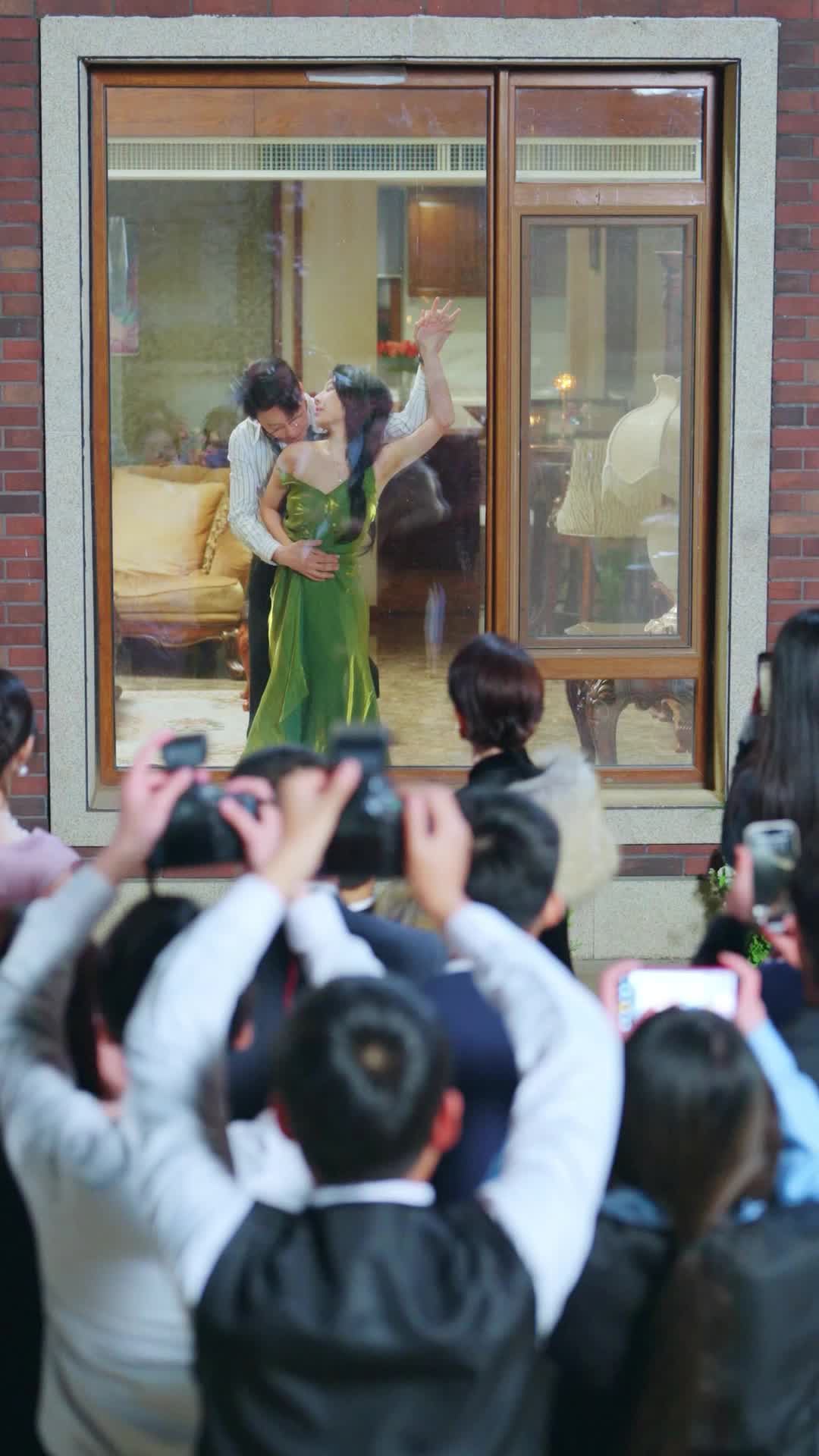 第16集 - 她葬童話於廢墟之上