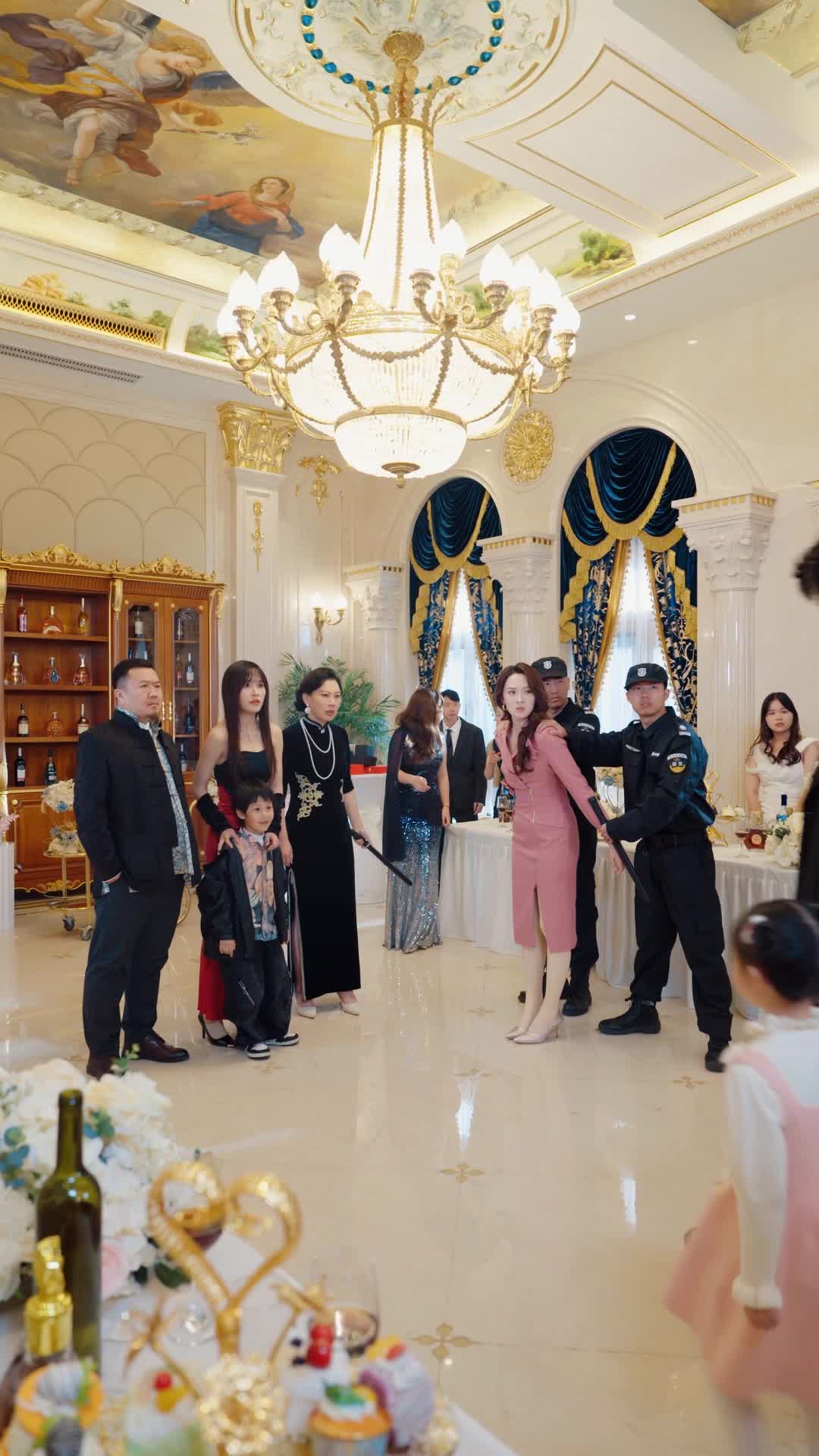 Episódio 11 - 酷颯媽咪，萌寶神助攻