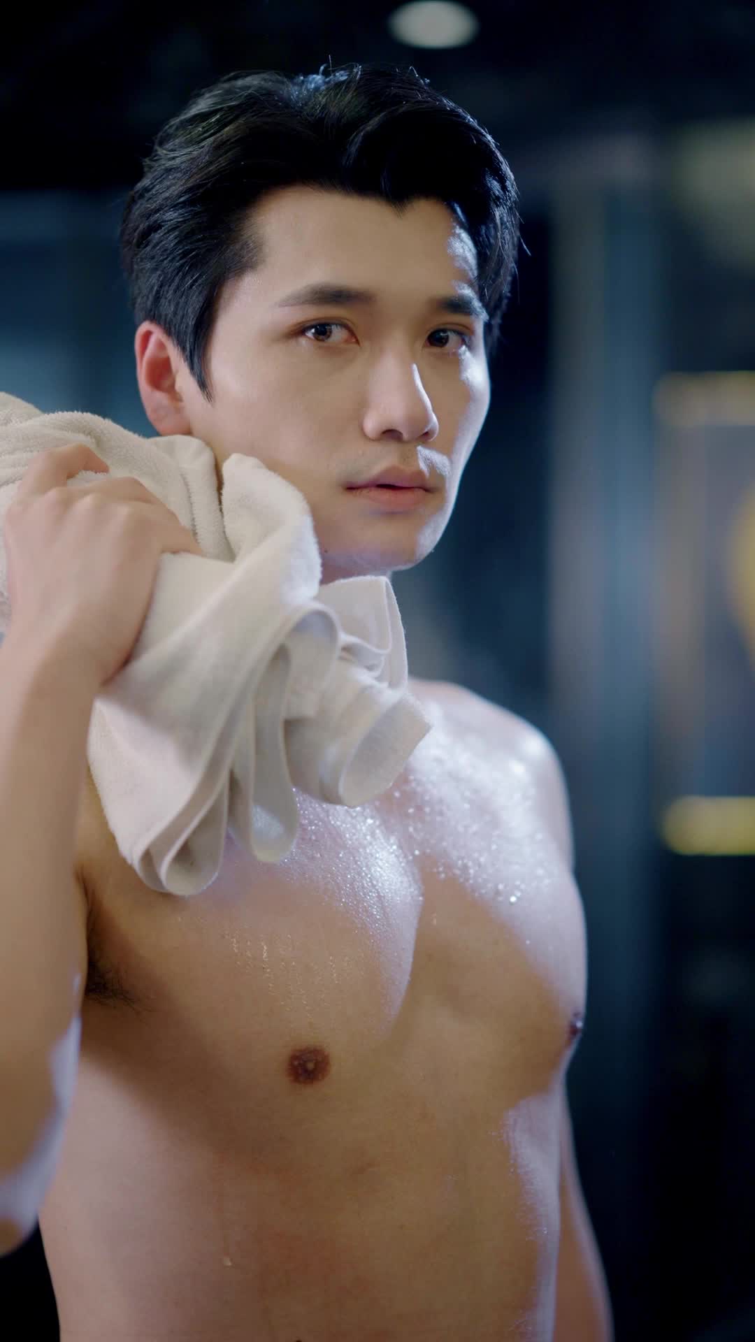 Episódio 17 - 酷颯媽咪，萌寶神助攻